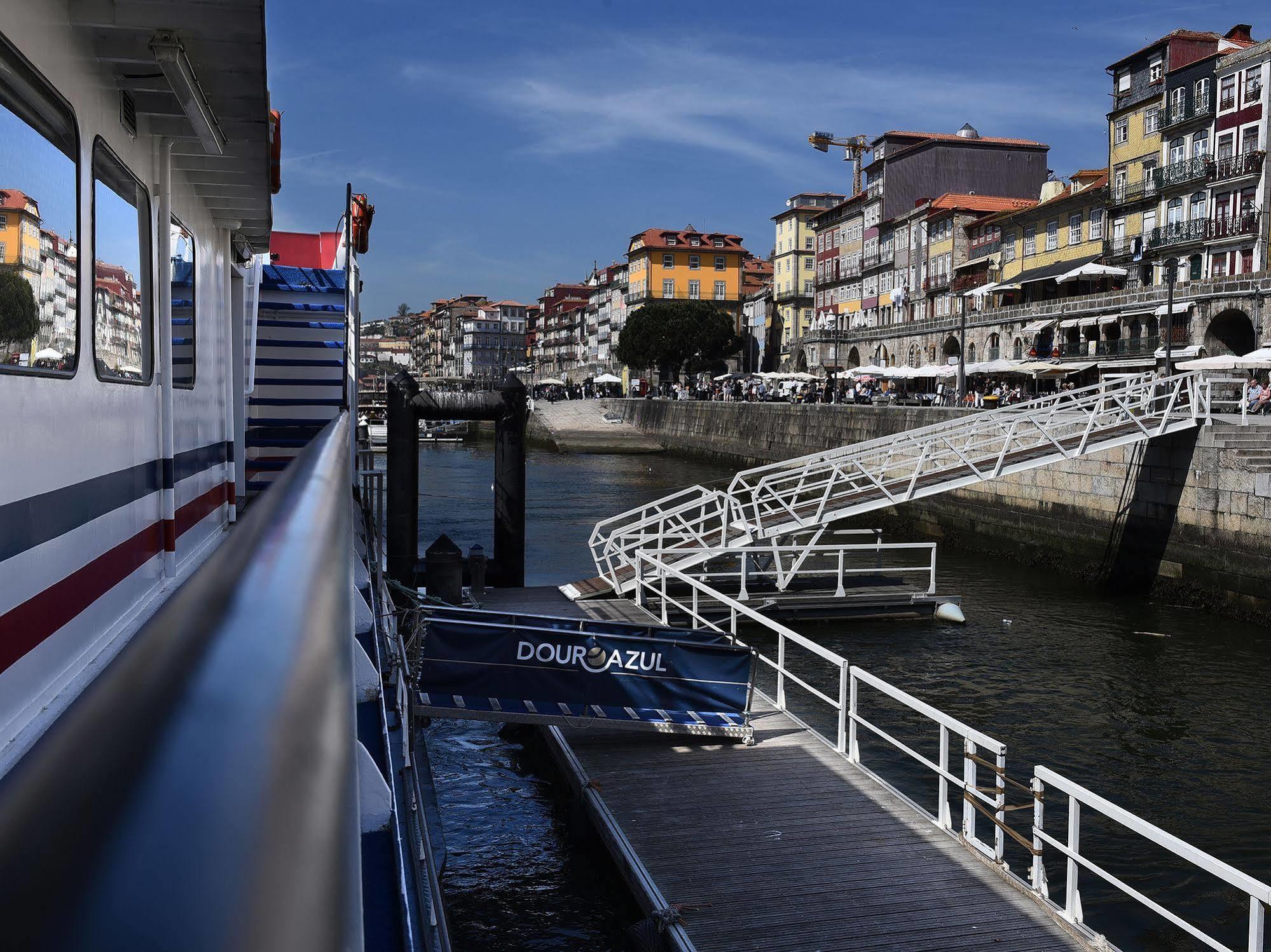 Invicta Ribeira Boat Hotel Порту Екстер'єр фото