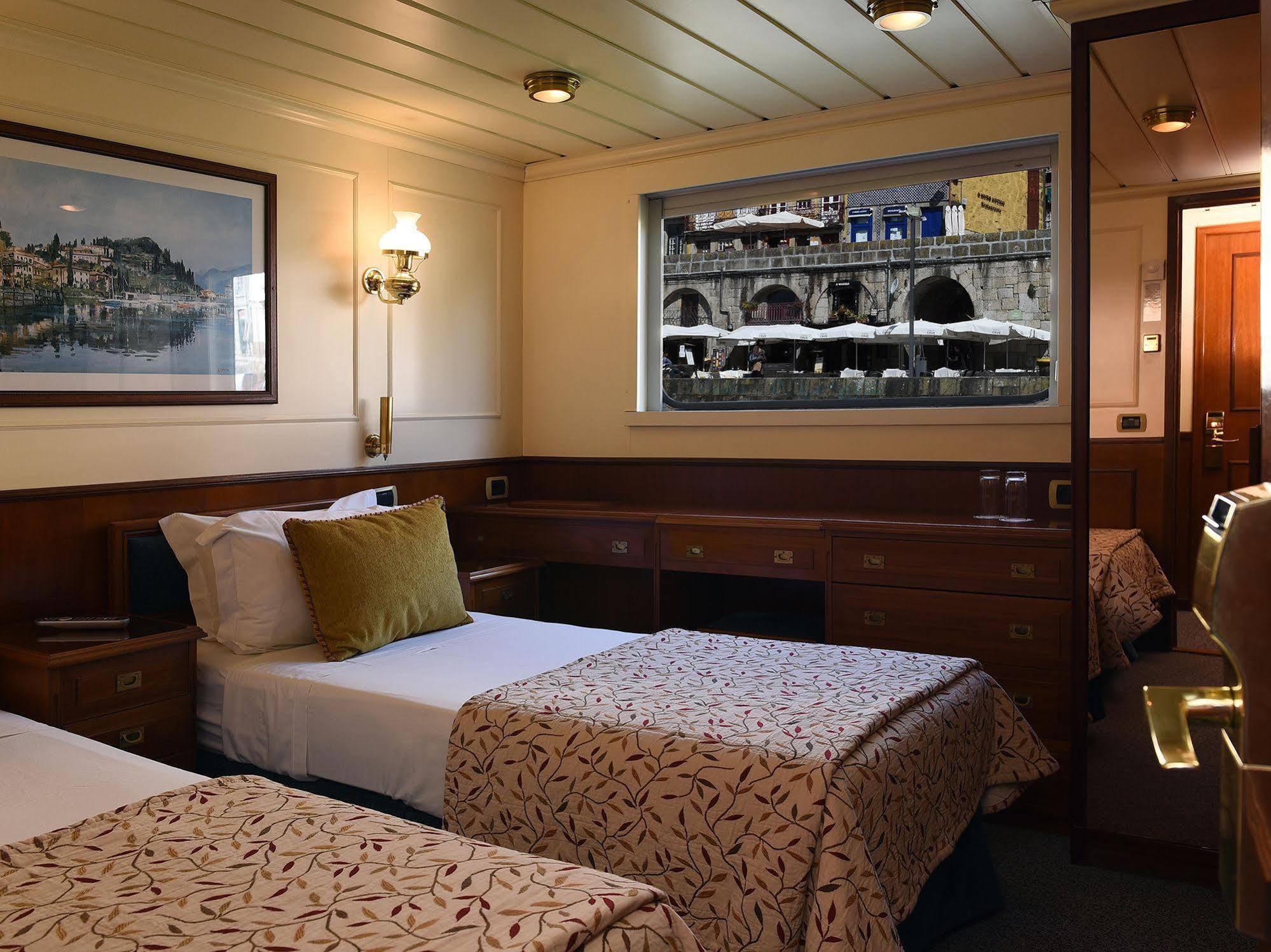 Invicta Ribeira Boat Hotel Порту Екстер'єр фото