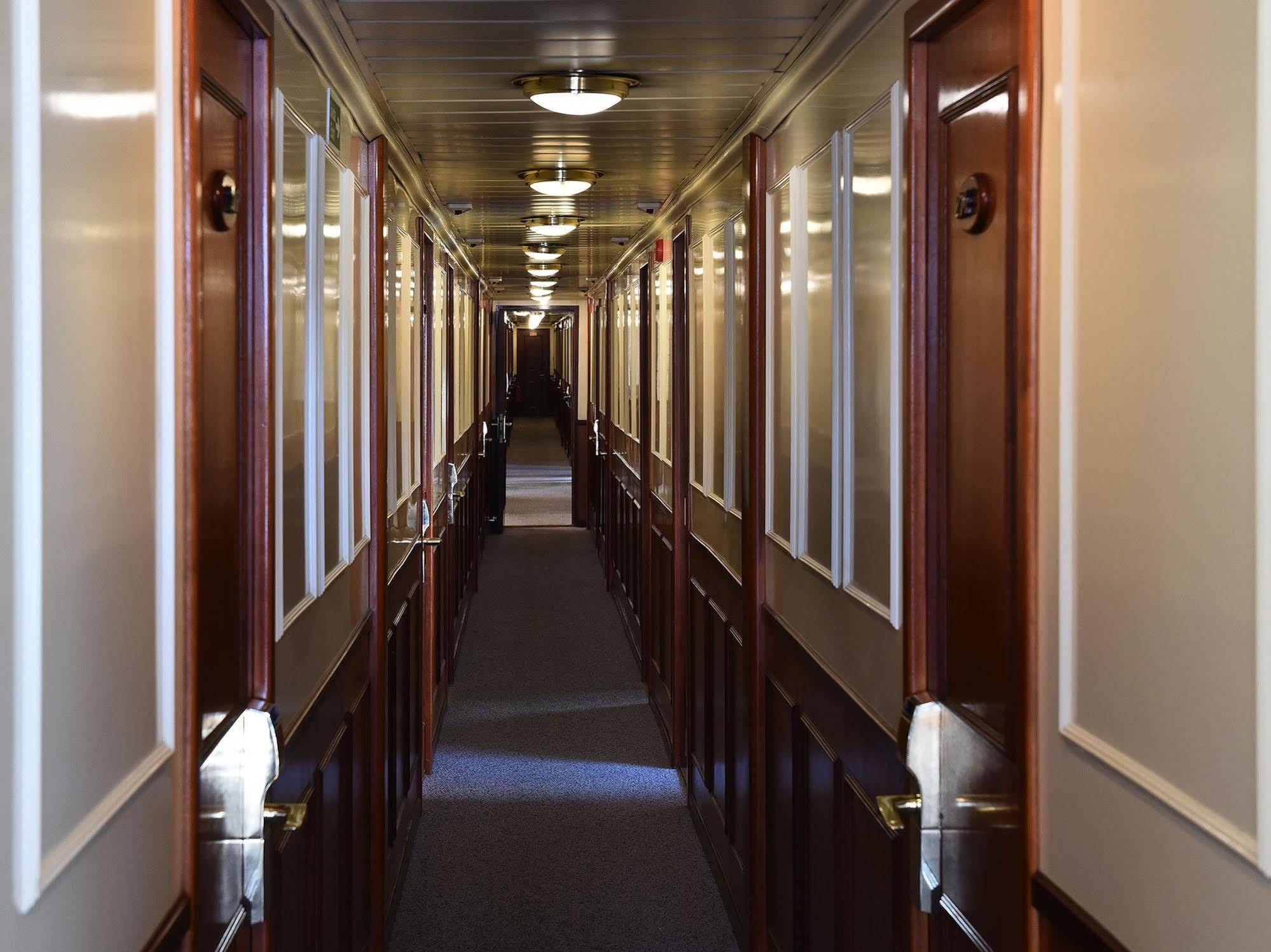 Invicta Ribeira Boat Hotel Порту Екстер'єр фото